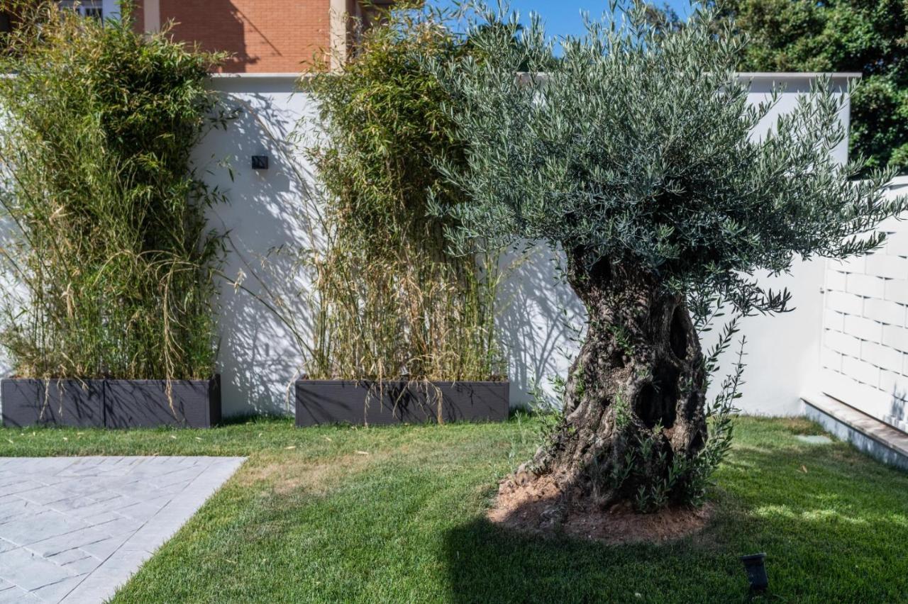 Grey House Guest House Luxury Latina Exterior foto