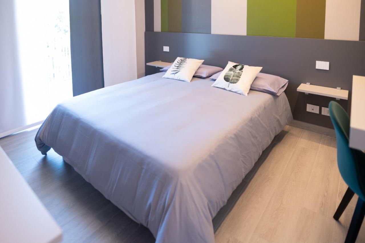 Grey House Guest House Luxury Latina Exterior foto